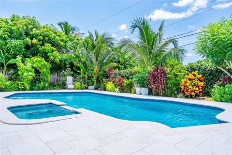 House in Miami, Florida 5 bedrooms, 167.41 sq.m. № 1241538 - photo 24