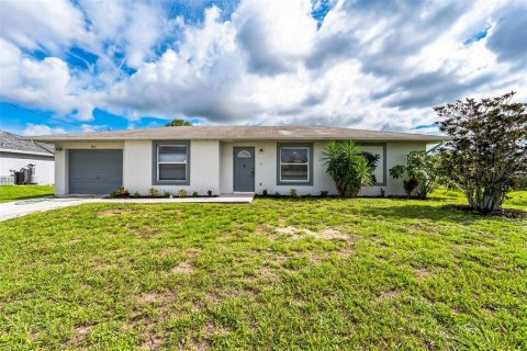 House in Lehigh Acres, Florida 3 bedrooms, 113.62 sq.m. № 1255130 - photo 1