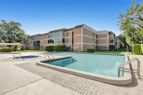 Copropriété à vendre à Tamarac, Floride: 2 chambres, 95.22 m2 № 1047974 - photo 15