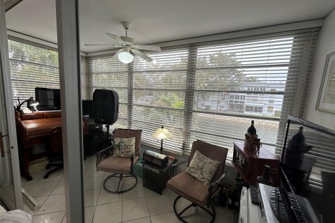 Copropriété à vendre à Tamarac, Floride: 2 chambres, 95.22 m2 № 1047974 - photo 19