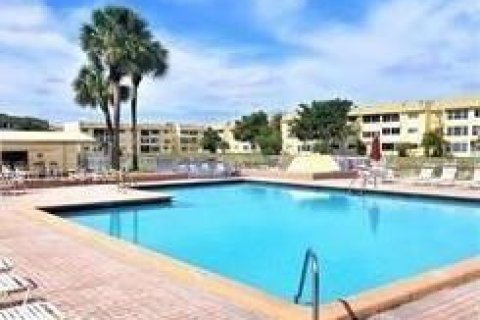 Condominio en venta en Tamarac, Florida, 2 dormitorios, 95.22 m2 № 1047974 - foto 11