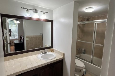 Condo in Tamarac, Florida, 2 bedrooms  № 1047974 - photo 21