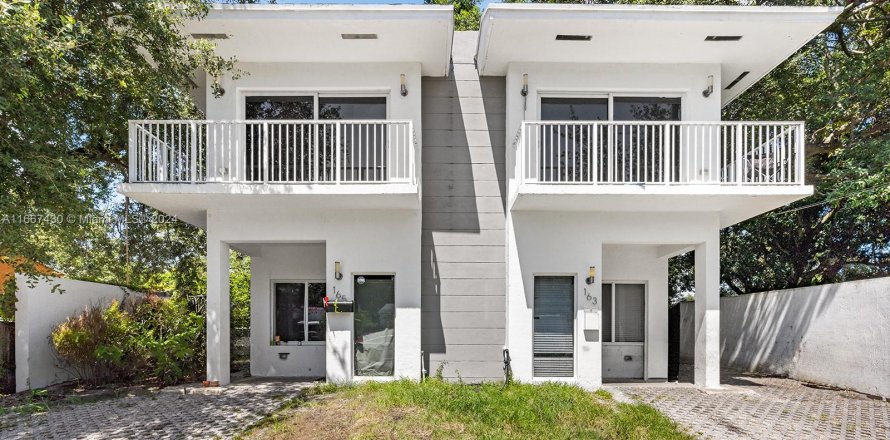 Immobilier commercial à Miami, Floride 227.98 m2 № 1384634