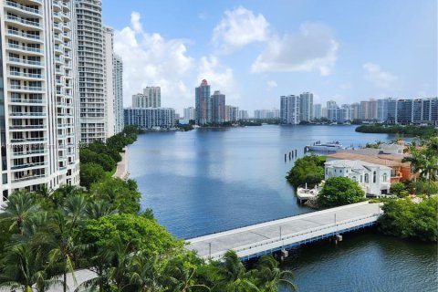 Condo in Aventura, Florida, 2 bedrooms  № 1282866 - photo 21