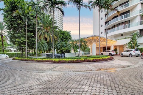 Condo in Aventura, Florida, 2 bedrooms  № 1282866 - photo 28