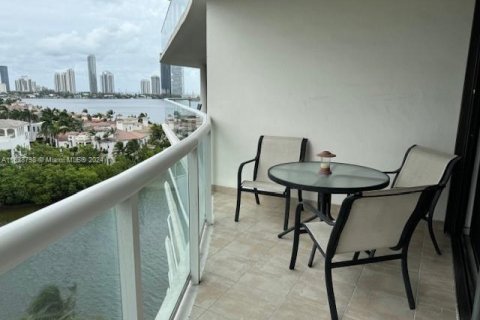 Condo in Aventura, Florida, 2 bedrooms  № 1282866 - photo 19