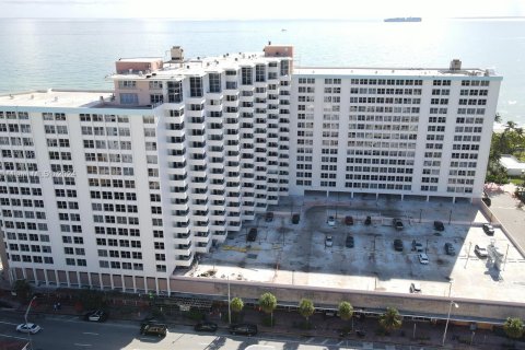 Condo in Miami Beach, Florida, 1 bedroom  № 1282867 - photo 14