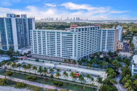 Condo in Miami Beach, Florida, 1 bedroom  № 1282867 - photo 4