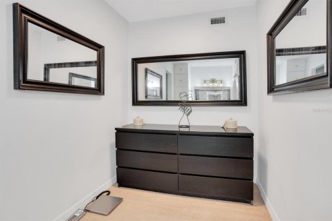 Condo in Orlando, Florida, 2 bedrooms  № 1255649 - photo 12