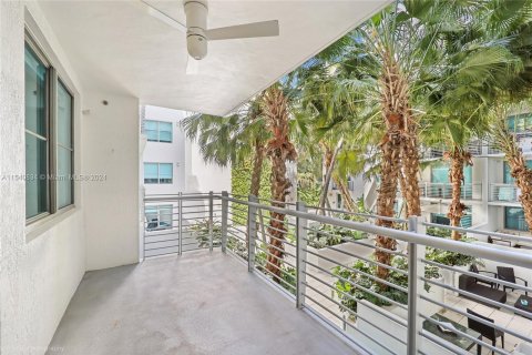 Condo in Miami Beach, Florida, 2 bedrooms  № 1040131 - photo 11