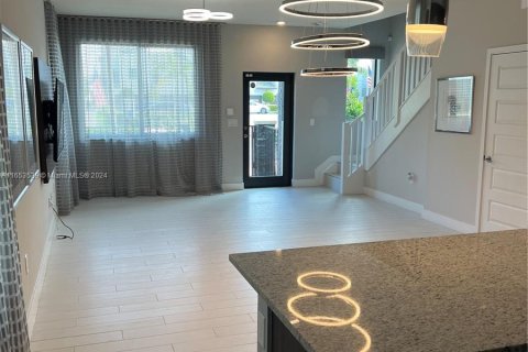 Touwnhouse à vendre à Doral, Floride: 4 chambres, 200.95 m2 № 1348209 - photo 6