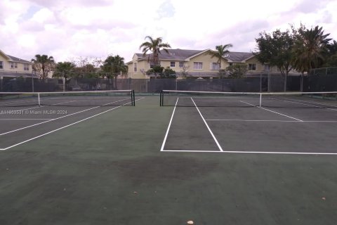 Townhouse in Miami, Florida 3 bedrooms, 128.39 sq.m. № 1348207 - photo 3