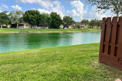 Townhouse in Homestead, Florida 2 bedrooms, 99.31 sq.m. № 1348211 - photo 13