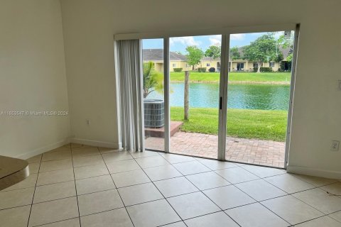 Townhouse in Homestead, Florida 2 bedrooms, 99.31 sq.m. № 1348211 - photo 11