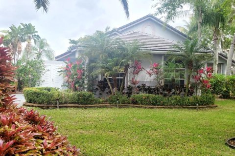 Villa ou maison à vendre à Pembroke Pines, Floride: 3 chambres, 256.78 m2 № 1024202 - photo 30