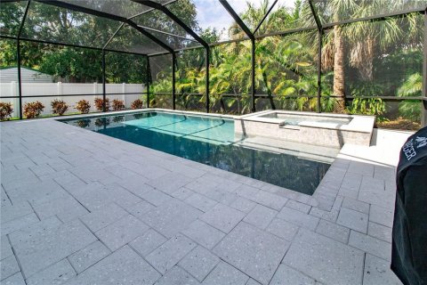 Villa ou maison à vendre à Tampa, Floride: 4 chambres, 289.39 m2 № 1403638 - photo 12