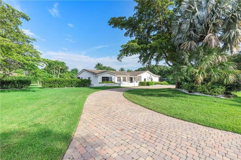 Casa en venta en Coral Springs, Florida, 5 dormitorios, 282.33 m2 № 1065617 - foto 10