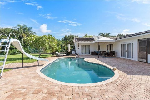 Casa en venta en Coral Springs, Florida, 5 dormitorios, 282.33 m2 № 1065617 - foto 27