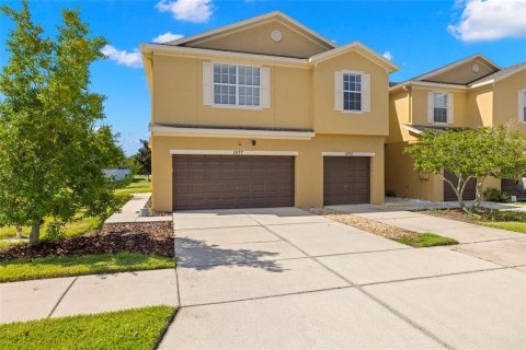 Townhouse in Ruskin, Florida 3 bedrooms, 174.66 sq.m. № 1371032 - photo 1