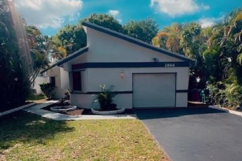 House in Coral Springs, Florida 3 bedrooms, 157.38 sq.m. № 1068113 - photo 19