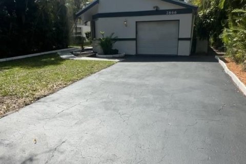 House in Coral Springs, Florida 3 bedrooms, 157.38 sq.m. № 1068113 - photo 1