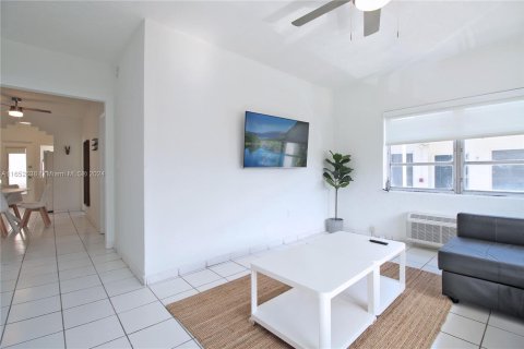 Apartamento en alquiler en Miami Beach, Florida, 2 dormitorios, 544.31 m2 № 1358906 - foto 5