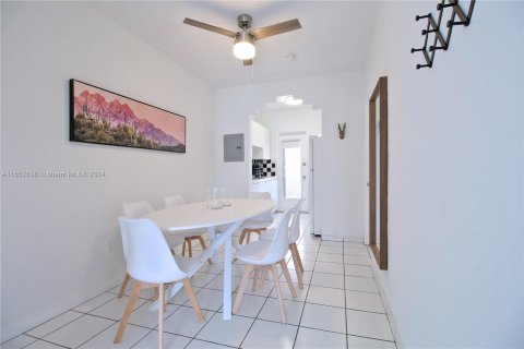 Apartamento en alquiler en Miami Beach, Florida, 2 dormitorios, 544.31 m2 № 1358906 - foto 8