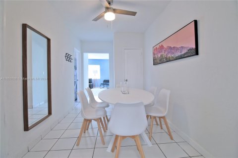 Apartamento en alquiler en Miami Beach, Florida, 2 dormitorios, 544.31 m2 № 1358906 - foto 9