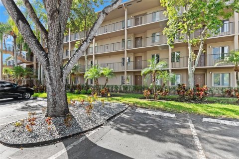 Condo in Pembroke Pines, Florida, 2 bedrooms  № 1358950 - photo 4