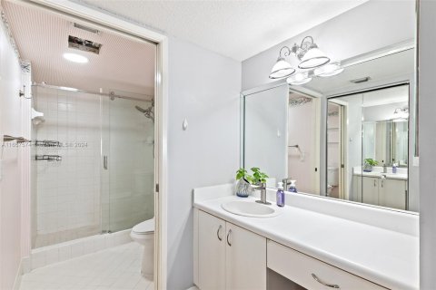 Condo in Pembroke Pines, Florida, 2 bedrooms  № 1358950 - photo 20