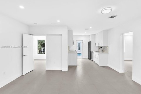 Immobilier commercial à vendre à Miami Beach, Floride: 165.74 m2 № 1358907 - photo 11