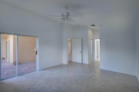 House in Delray Beach, Florida 3 bedrooms, 181.35 sq.m. № 1075950 - photo 16