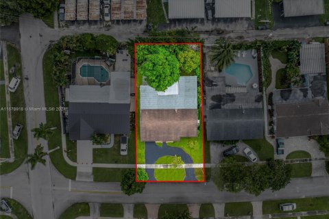 Casa en venta en Hollywood, Florida, 5 dormitorios, 191.75 m2 № 1417091 - foto 22