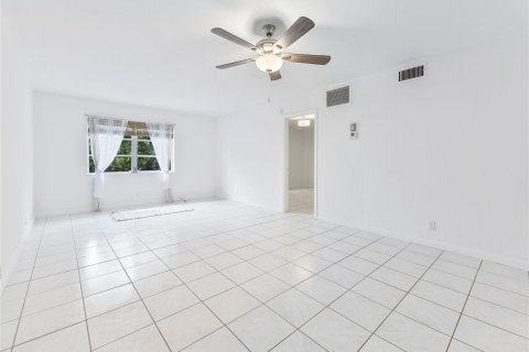 Condominio en venta en Wilton Manors, Florida, 1 dormitorio, 69.68 m2 № 1060243 - foto 20