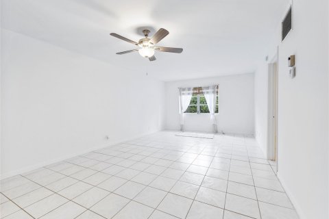 Copropriété à vendre à Wilton Manors, Floride: 1 chambre, 69.68 m2 № 1060243 - photo 21