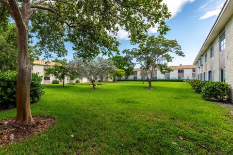 Condominio en venta en Wilton Manors, Florida, 1 dormitorio, 69.68 m2 № 1060243 - foto 2