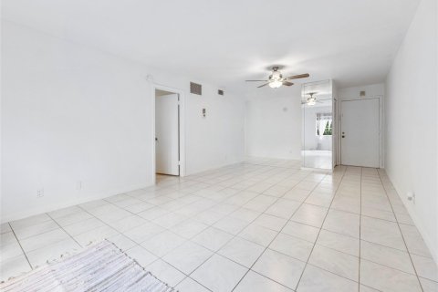 Condominio en venta en Wilton Manors, Florida, 1 dormitorio, 69.68 m2 № 1060243 - foto 19