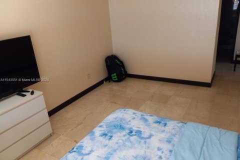 Купить кондоминиум в Норт-Майами, Флорида 2 спальни, 117.06м2, № 1044852 - фото 10