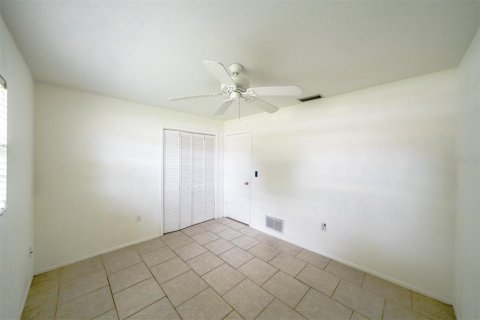 House in Sarasota, Florida 3 bedrooms, 115.94 sq.m. № 1384009 - photo 20