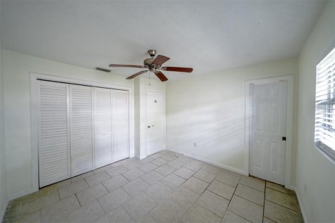 House in Sarasota, Florida 3 bedrooms, 115.94 sq.m. № 1384009 - photo 15