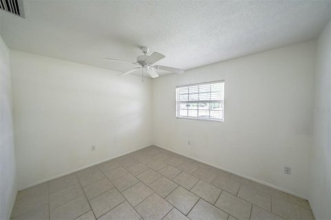 House in Sarasota, Florida 3 bedrooms, 115.94 sq.m. № 1384009 - photo 18