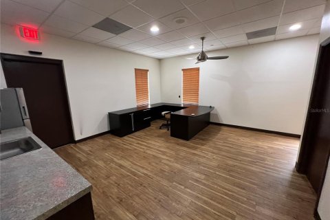 Commercial property in Brandon, Florida 394.28 sq.m. № 1062887 - photo 18