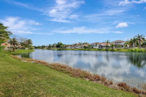 House in Margate, Florida 3 bedrooms, 203.46 sq.m. № 1161636 - photo 15