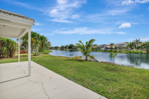 House in Margate, Florida 3 bedrooms, 203.46 sq.m. № 1161636 - photo 18