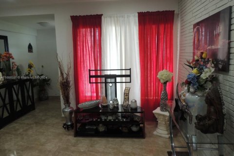 Casa en venta en Miami, Florida, 3 dormitorios, 164.16 m2 № 1390065 - foto 5