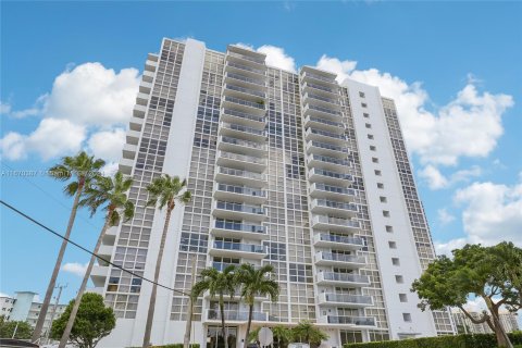 Condominio en venta en Fort Lauderdale, Florida, 2 dormitorios, 111.48 m2 № 1390061 - foto 3