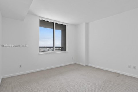 Condo in Miami, Florida, 1 bedroom  № 1074191 - photo 14