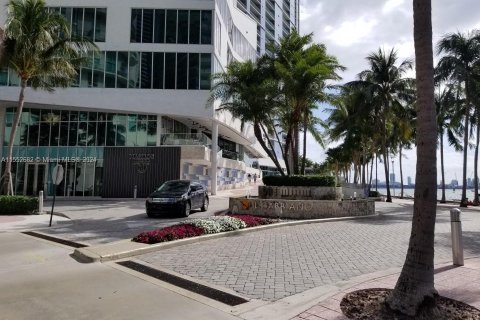 Condo in Miami, Florida, 1 bedroom  № 1074191 - photo 11