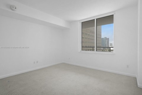 Condominio en venta en Miami, Florida, 1 dormitorio, 78.6 m2 № 1074191 - foto 15