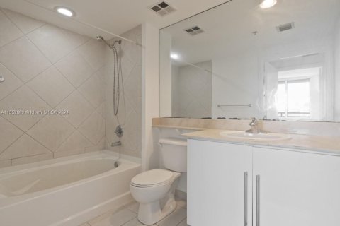 Copropriété à vendre à Miami, Floride: 1 chambre, 78.6 m2 № 1074191 - photo 13